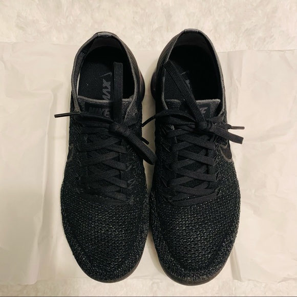 Nike Air Vapormax Flyknit - Picture 2 of 8